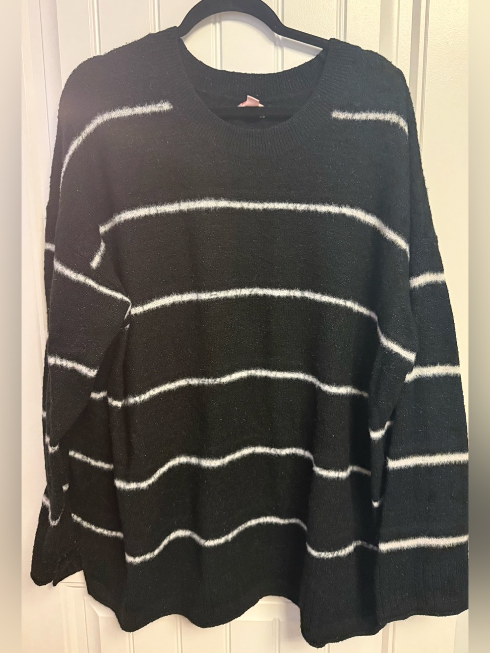 EVRI Black Crewneck Sweater with White Stripes